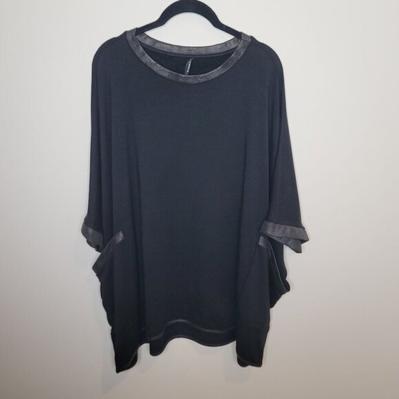 Capote Tops - Capote Sweatshirt Womens M/L